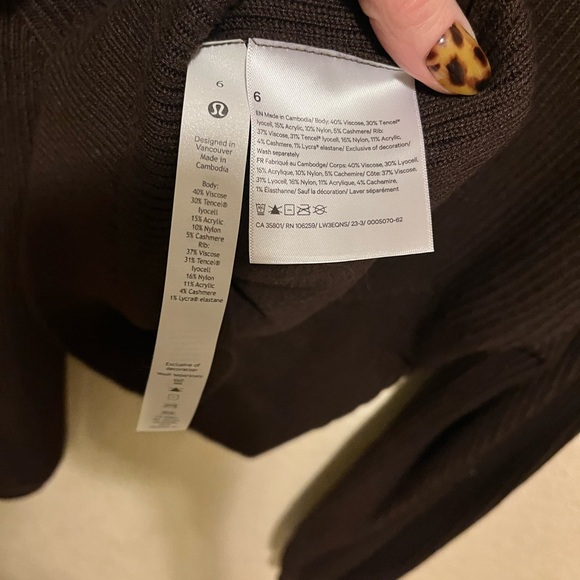 NWOT Lululemon Reversible Crossover Sweater in Espresso Size 6 - Picture 8 of 8